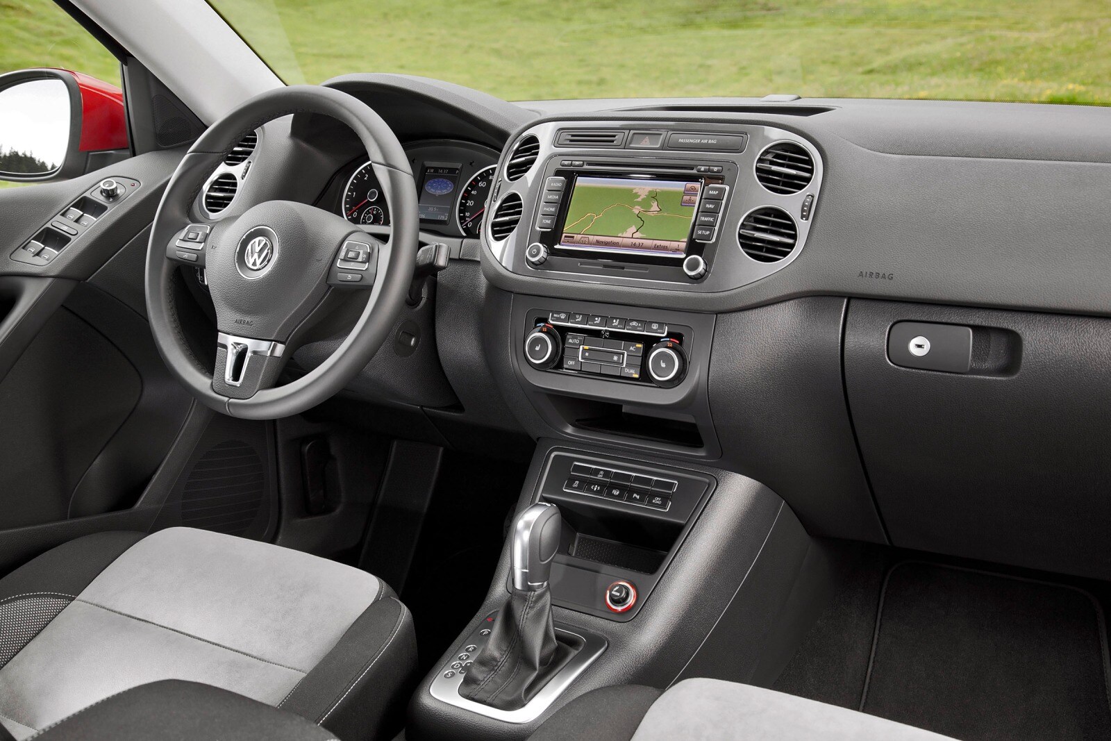 2012 Volkswagen Tiguan interior I