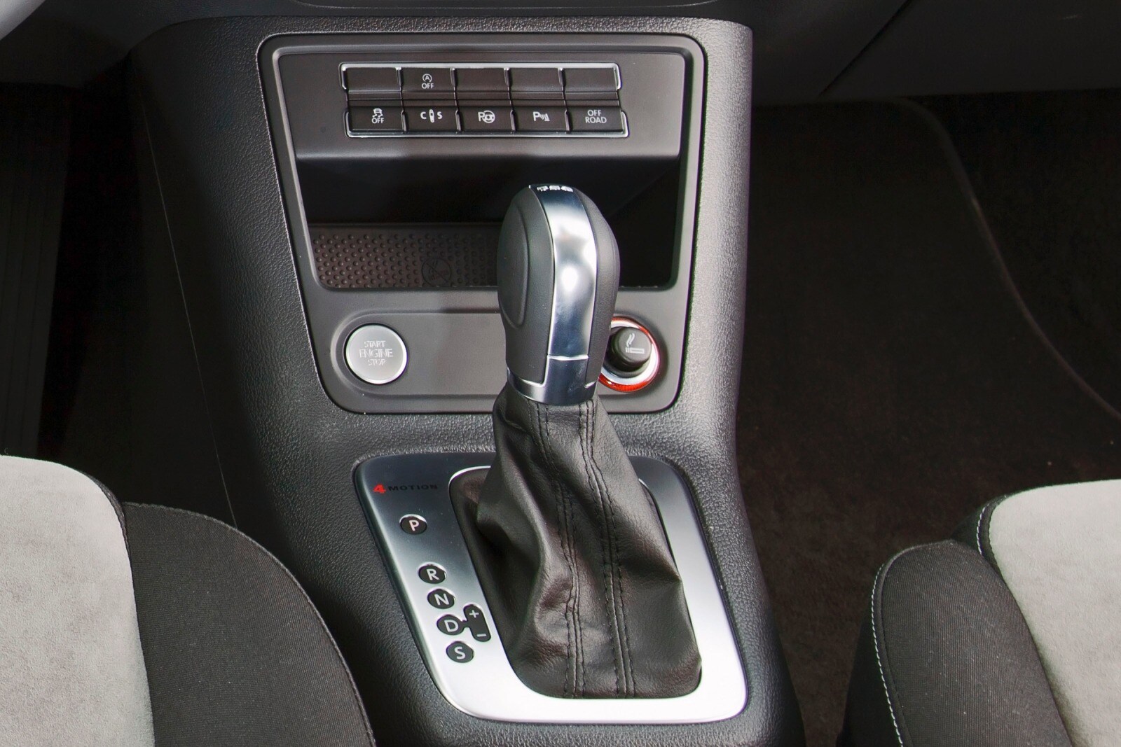 2012 Volkswagen Tiguan interior SHF