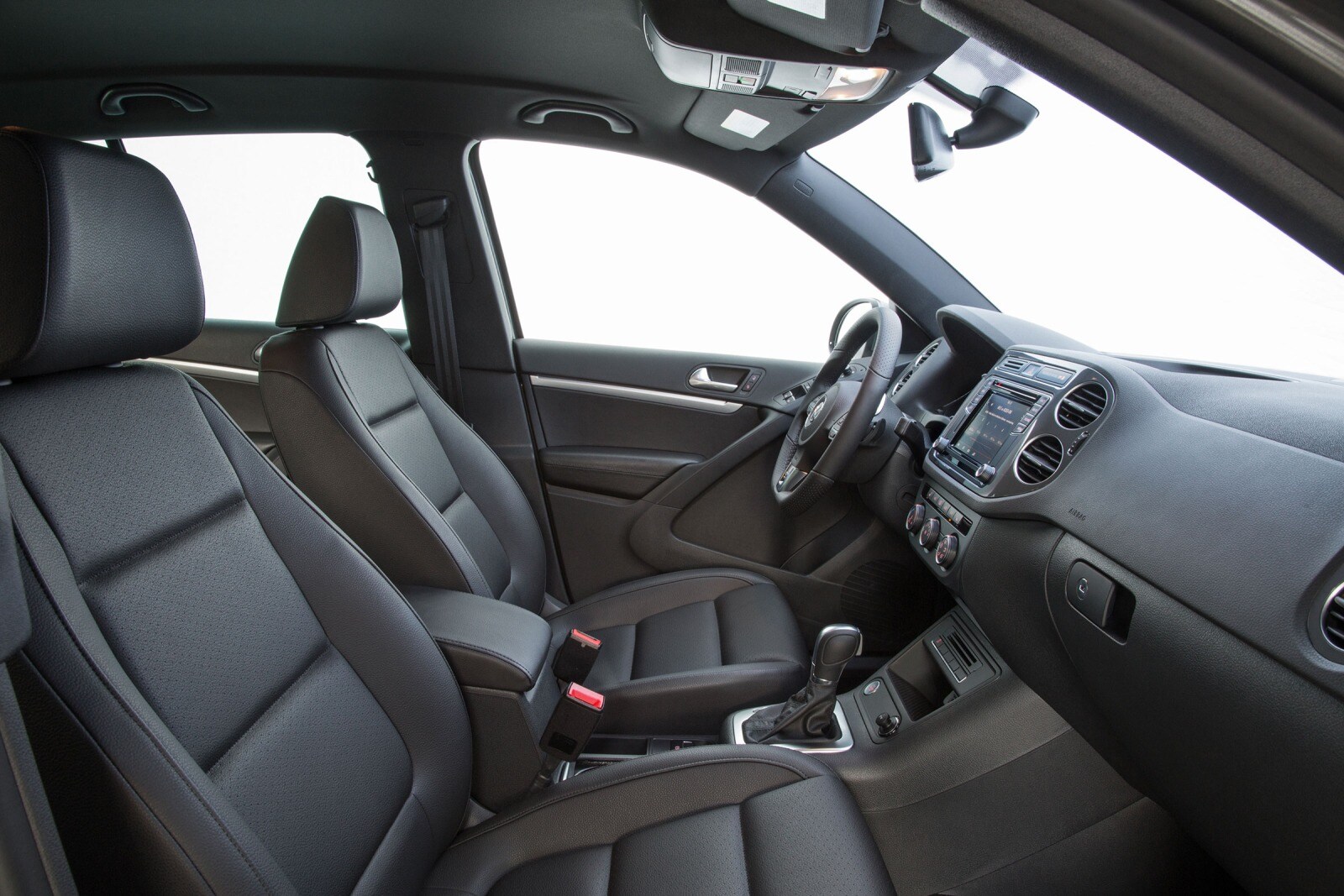 2016 Volkswagen Tiguan interior I