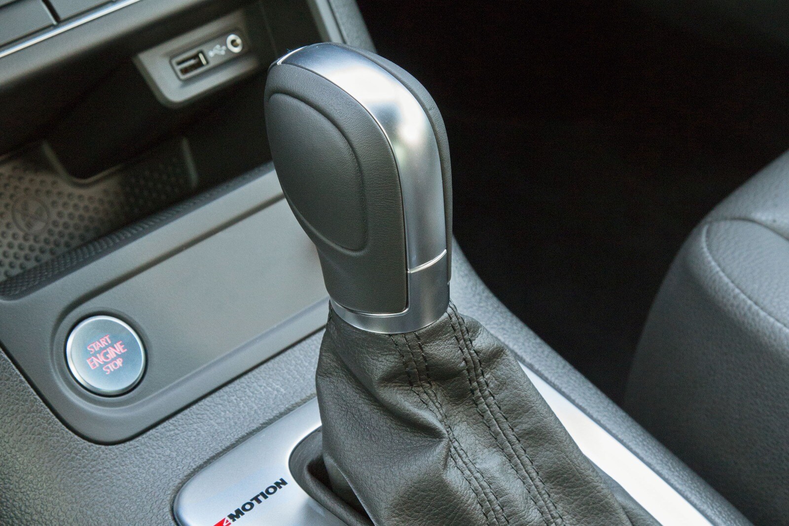 2016 Volkswagen Tiguan interior SHF