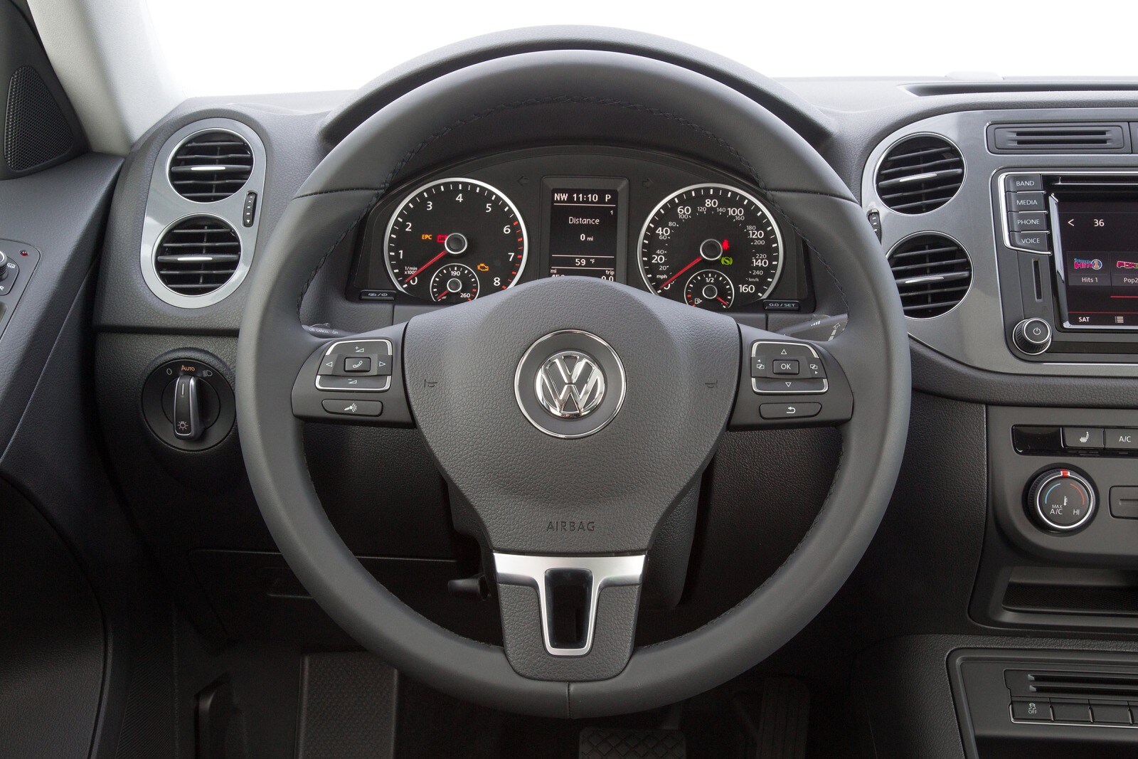 2017 Volkswagen Tiguan interior SWD