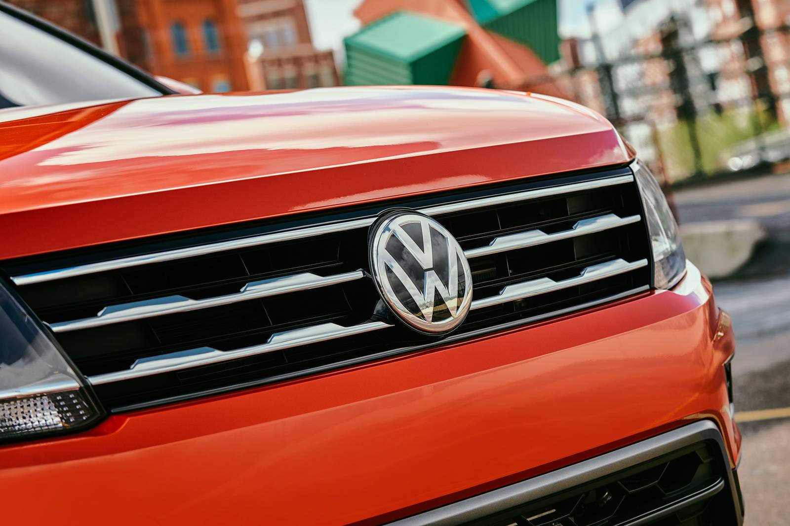 2018 Volkswagen Tiguan exterior FBDG