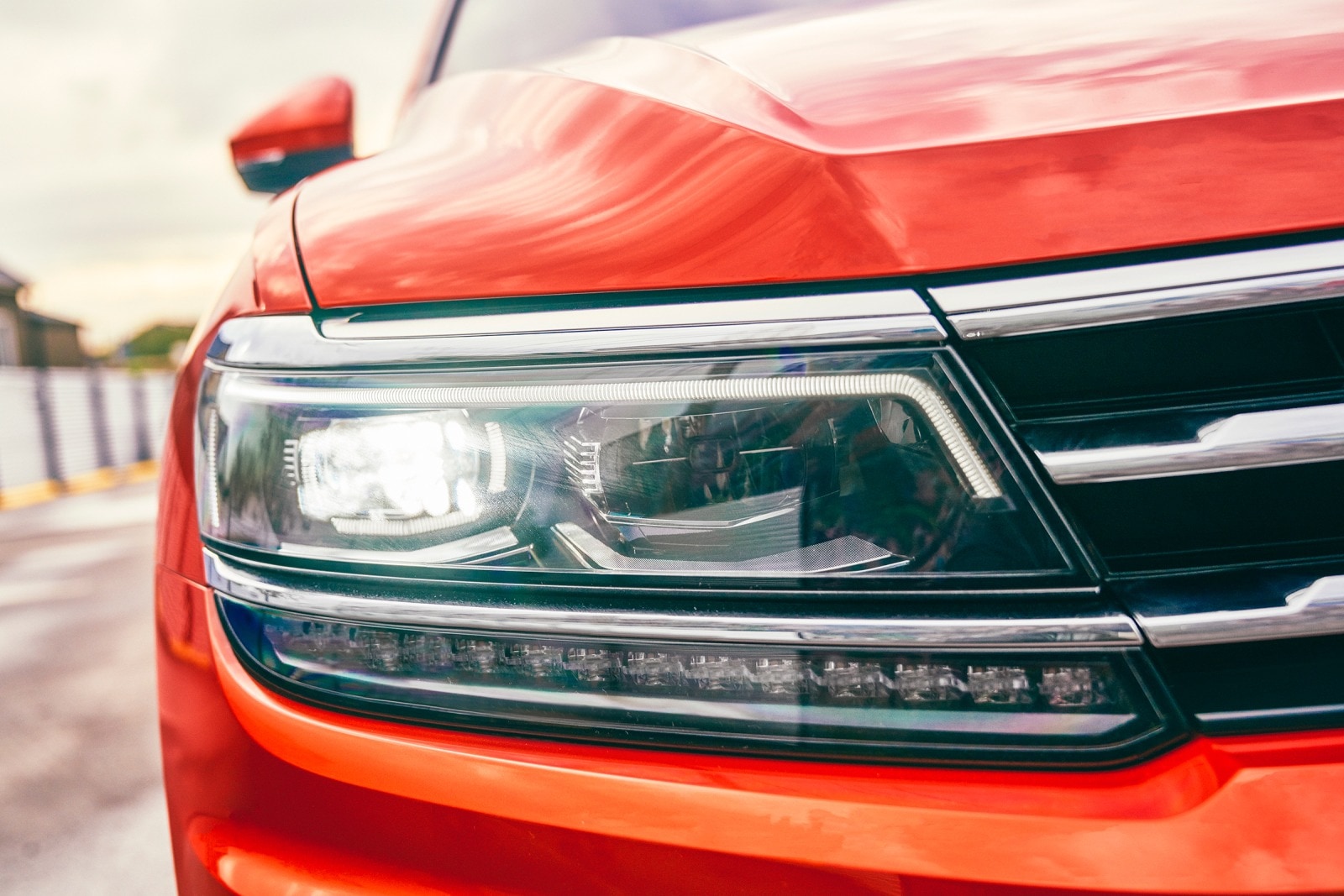 2018 Volkswagen Tiguan front safety EDETAIL