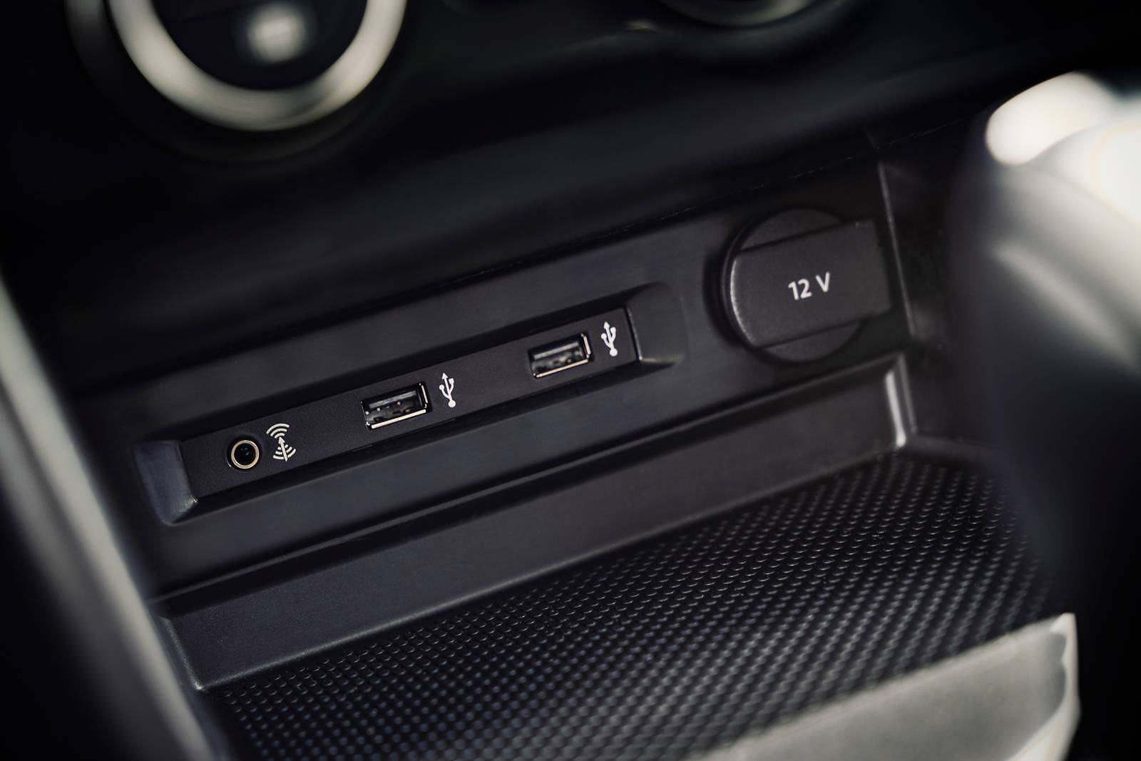 2019 Volkswagen Tiguan front safety DETAIL