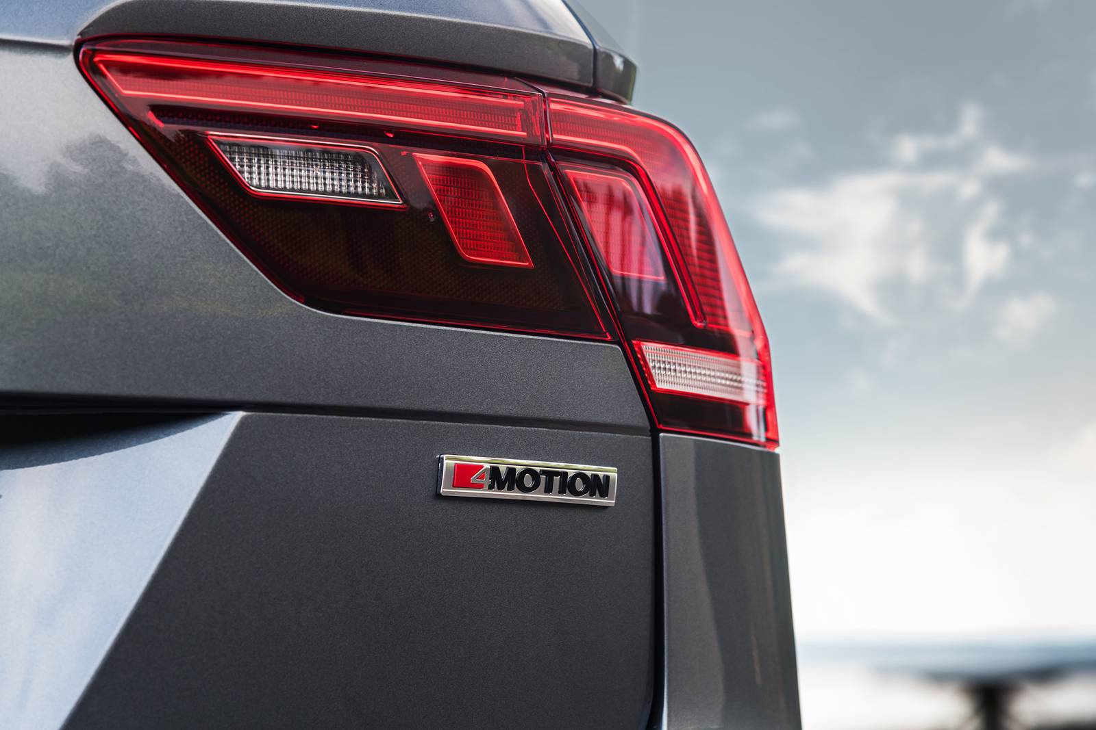 2020 Volkswagen Tiguan exterior RBDG