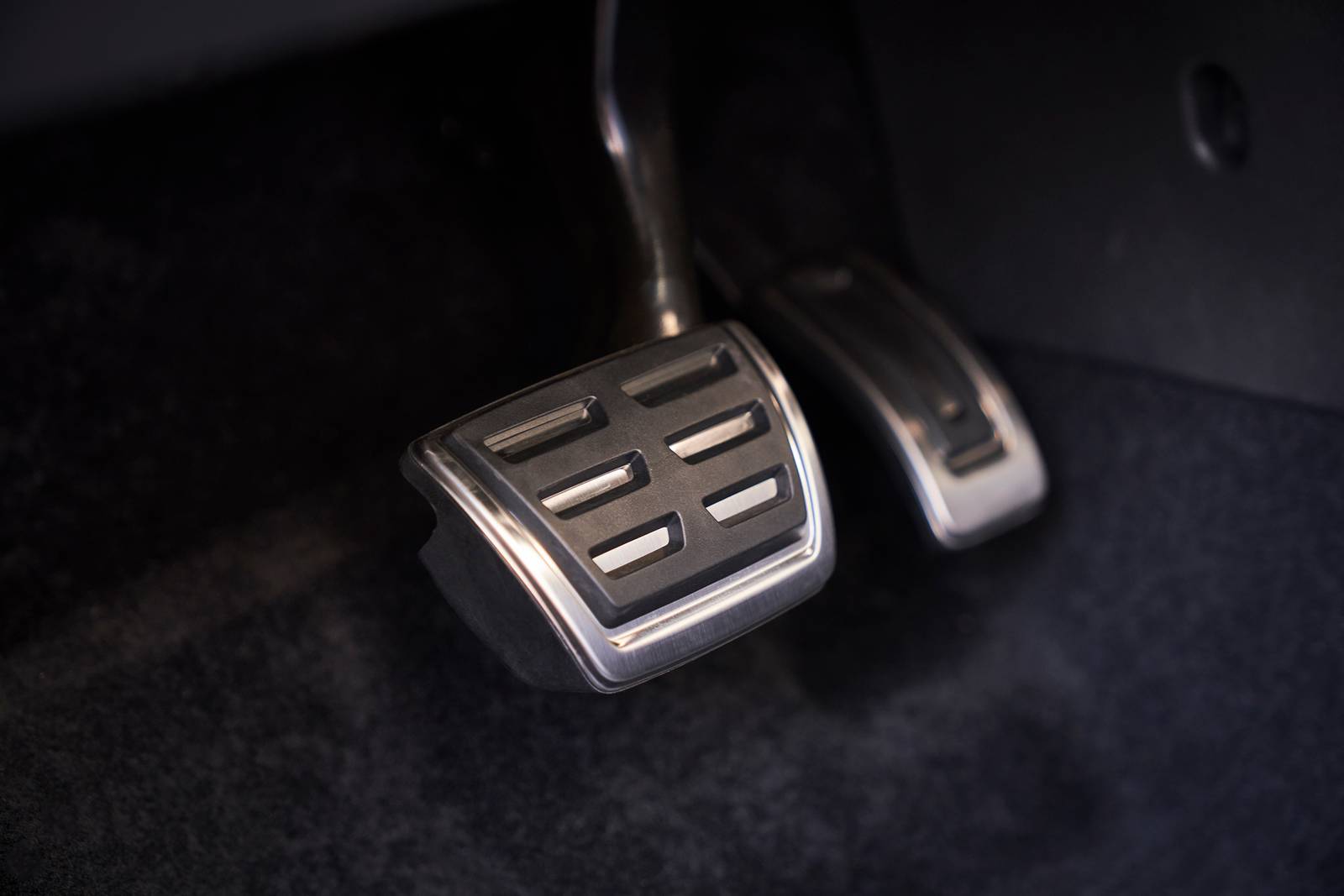 2022 Volkswagen Tiguan front safety DETAIL