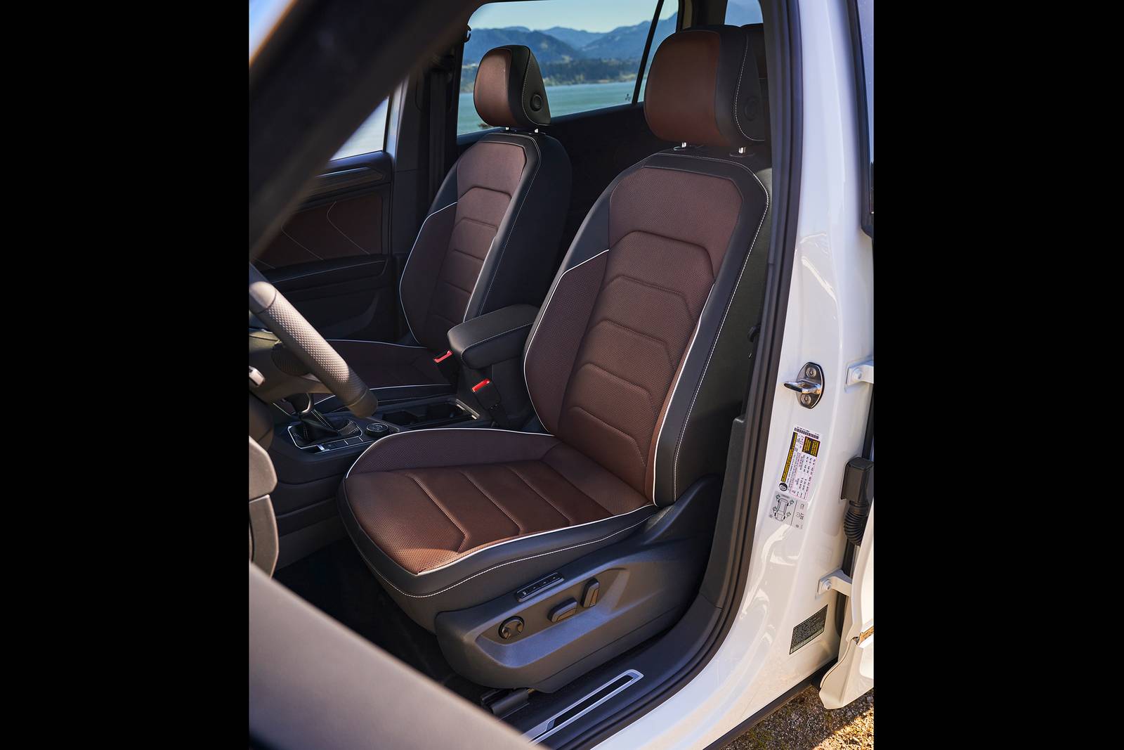 2022 Volkswagen Tiguan interior I