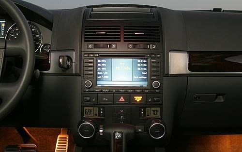 2004 Volkswagen Touareg interior CC