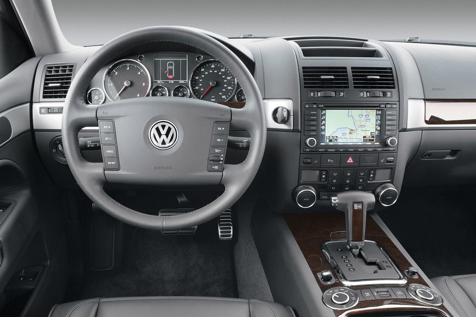 2007 Volkswagen Touareg interior D
