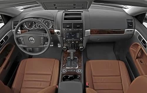 2010 Volkswagen Touareg interior I