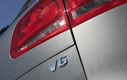 2011 Volkswagen Touareg — OEM photo 4