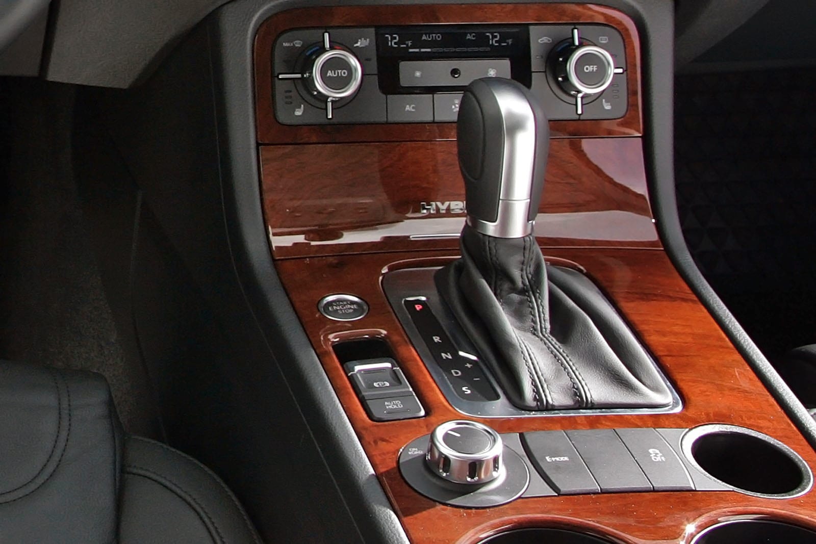 2012 Volkswagen Touareg interior SHF