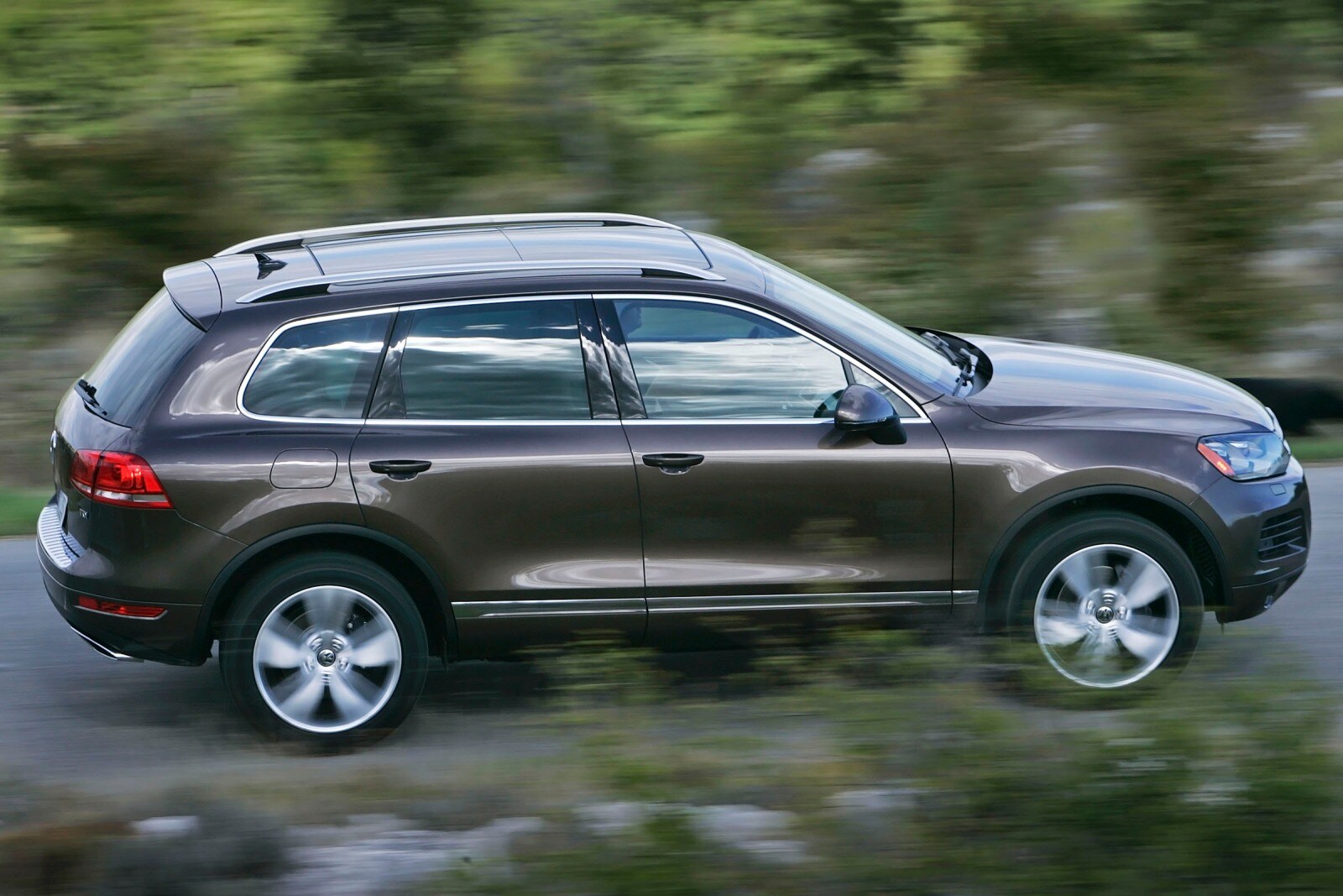 2012 Volkswagen Touareg exterior FQ