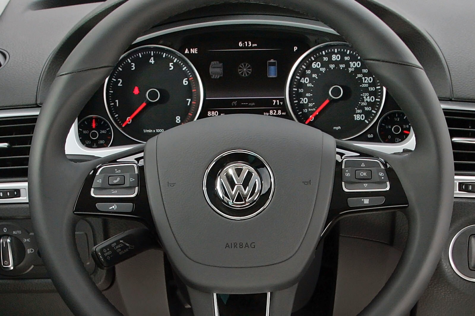 2012 Volkswagen Touareg interior G