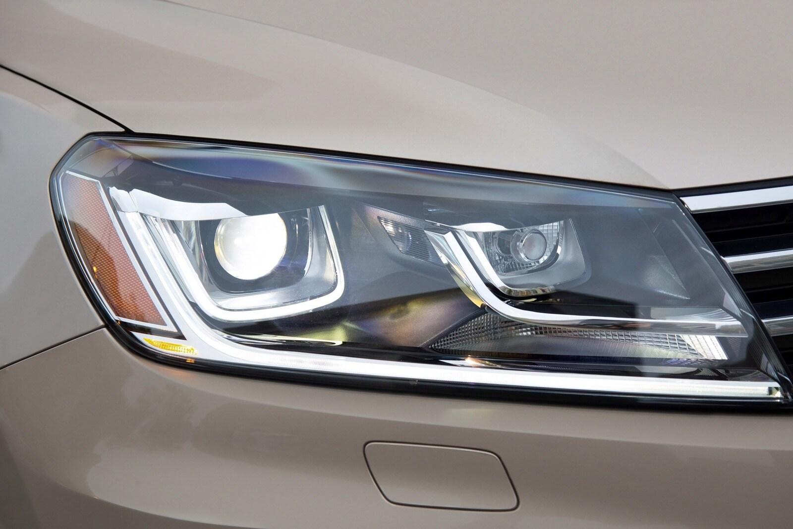 2015 Volkswagen Touareg exterior EDETAIL