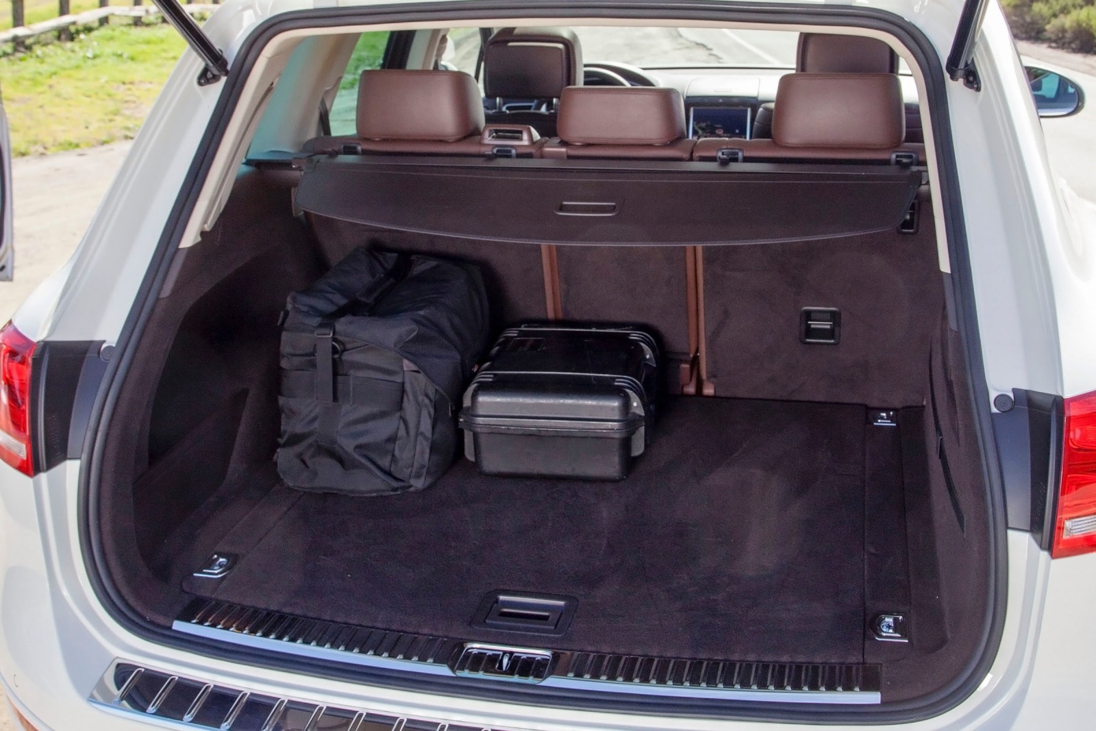 2015 Volkswagen Touareg interior CARGO