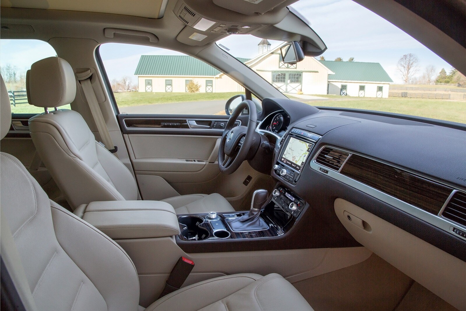 2017 Volkswagen Touareg front safety I