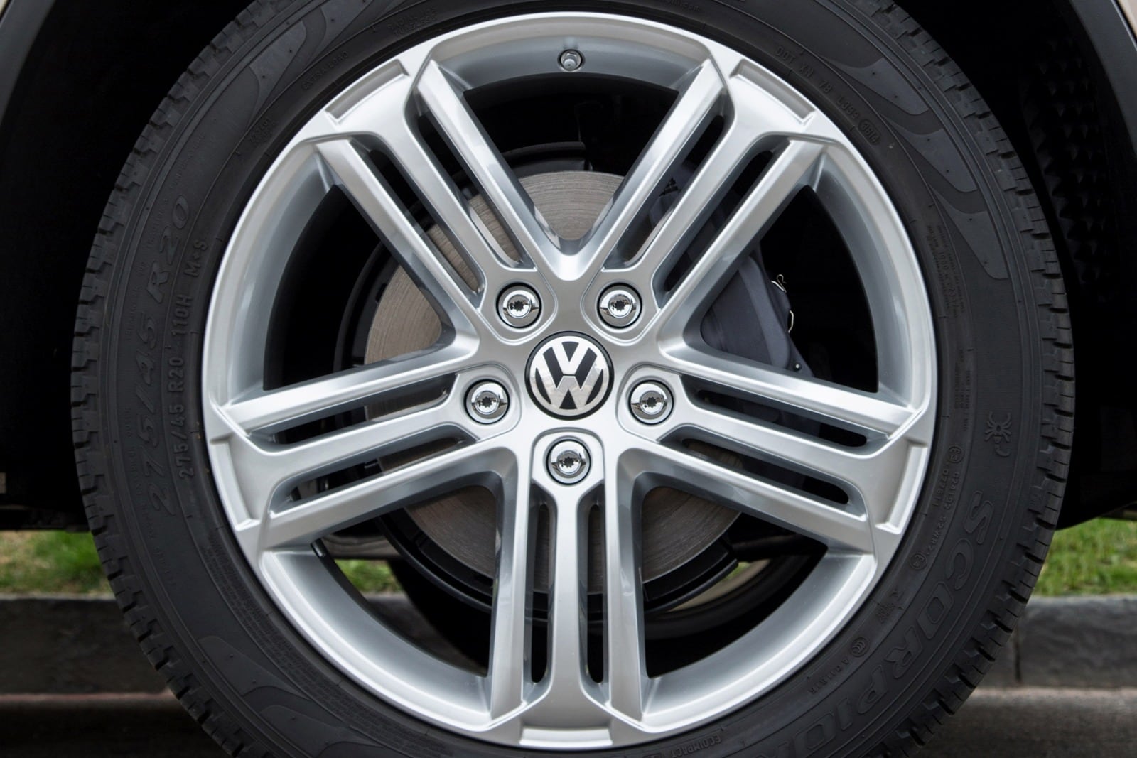 2017 Volkswagen Touareg exterior W