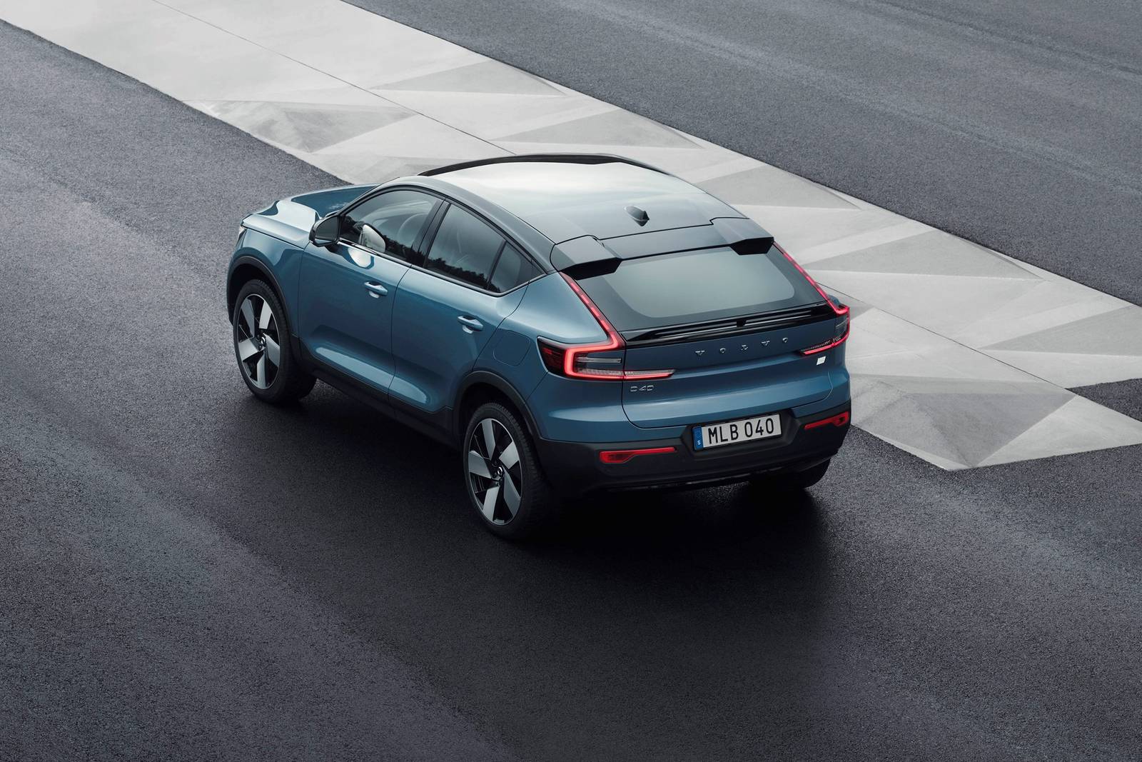 2022 Volvo C40