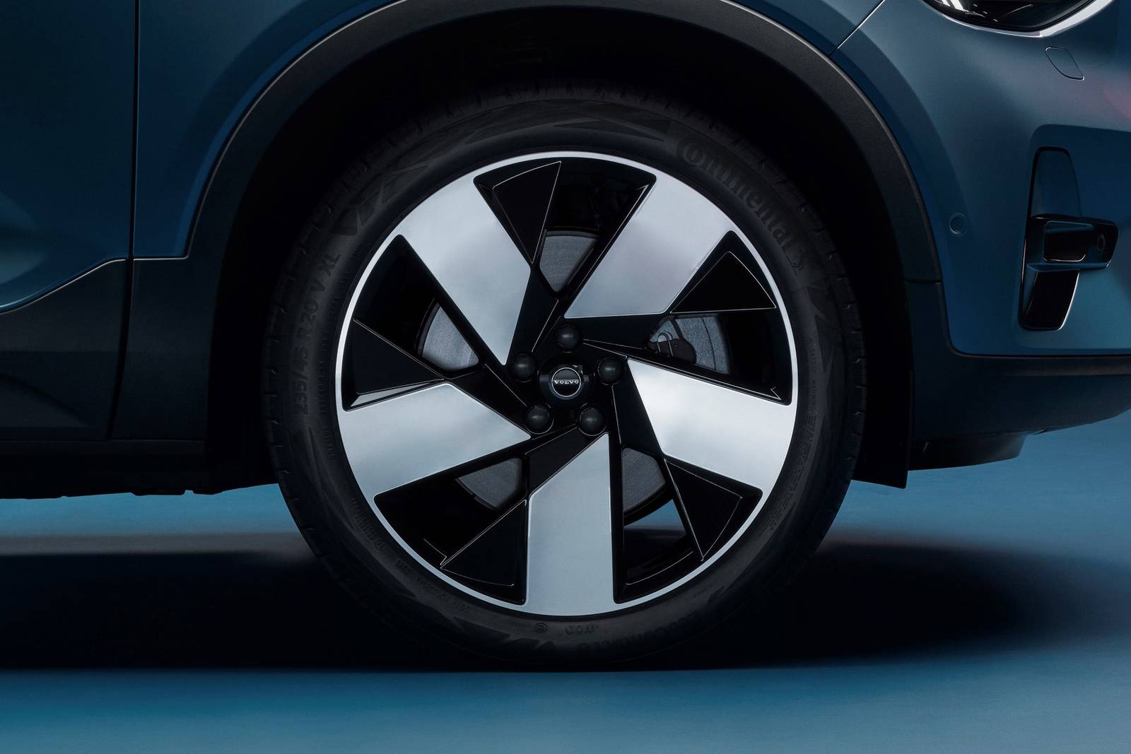 2022 Volvo C40 exterior W