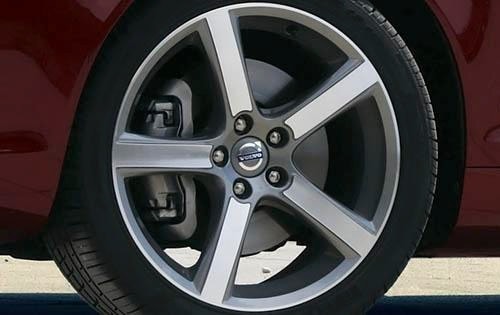 2011 Volvo C70 — OEM photo 2
