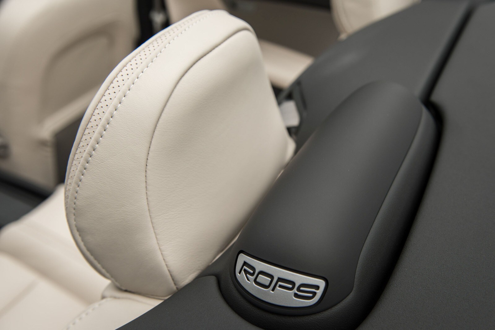 2013 Volvo C70 interior DETAIL