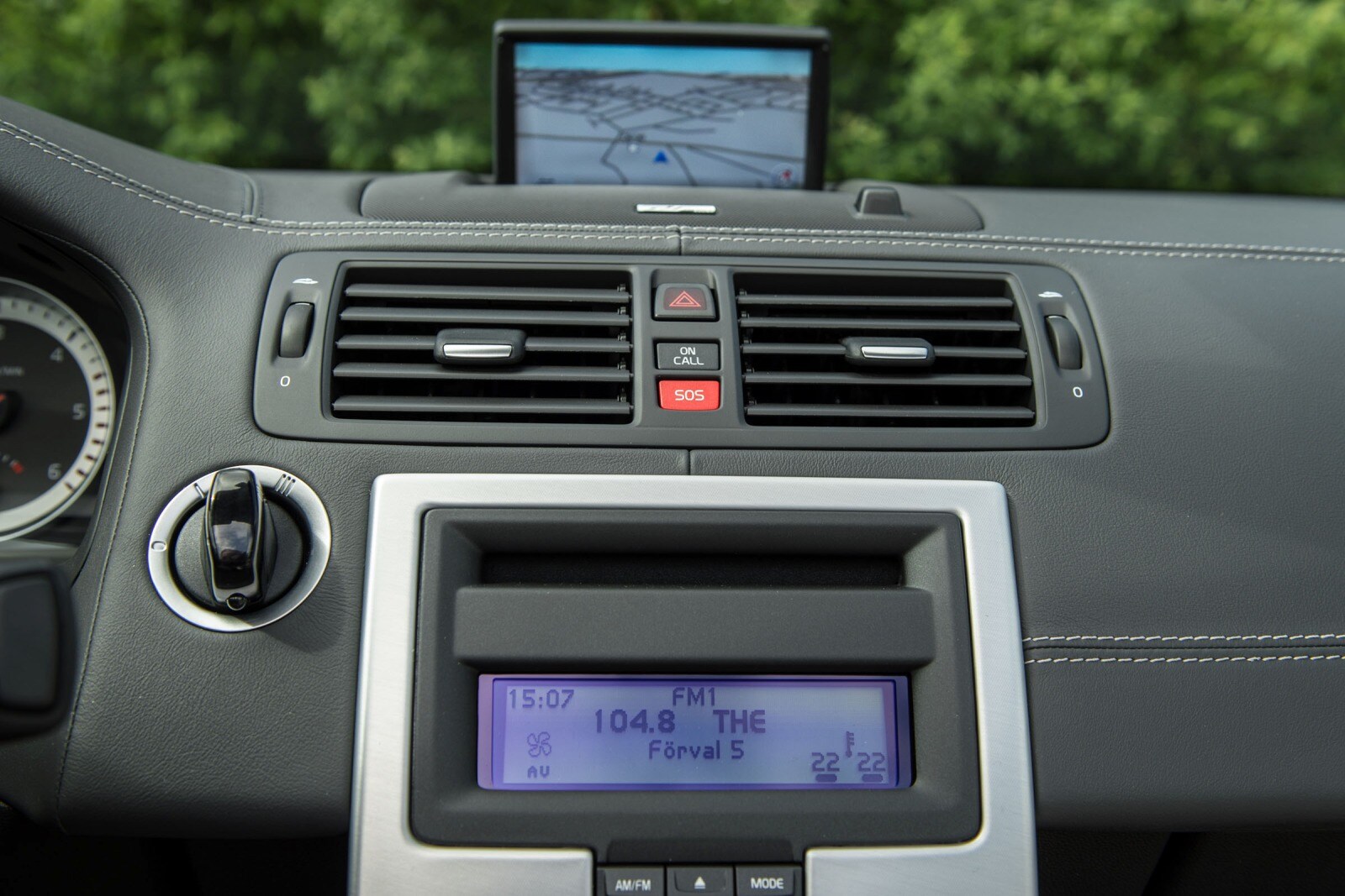 2013 Volvo C70 interior NAVSYS