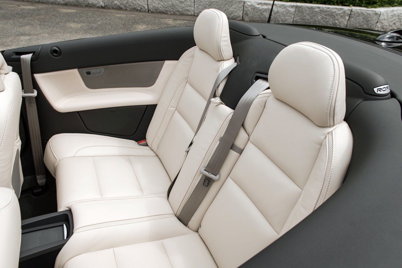 2013 Volvo C70 interior RI