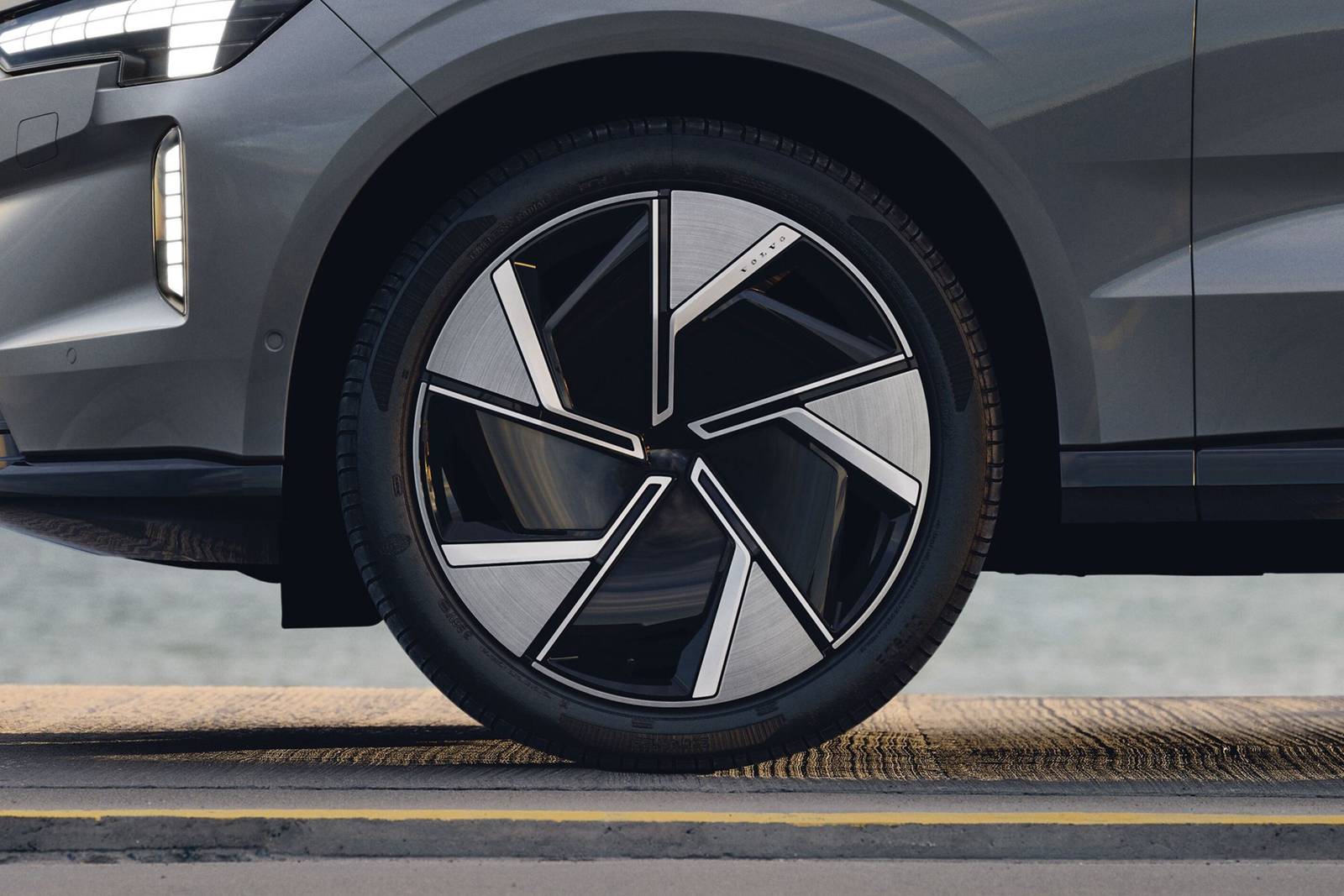 2025 Volvo Ex90 exterior W