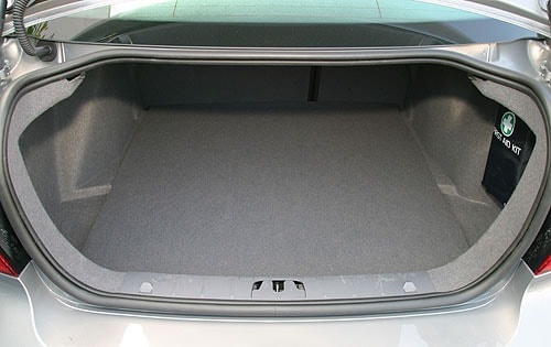 2005 Volvo S40 interior CARGO