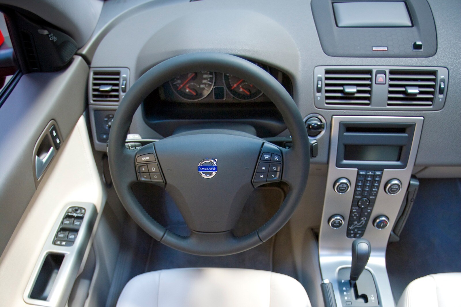 2010 Volvo S40 interior D