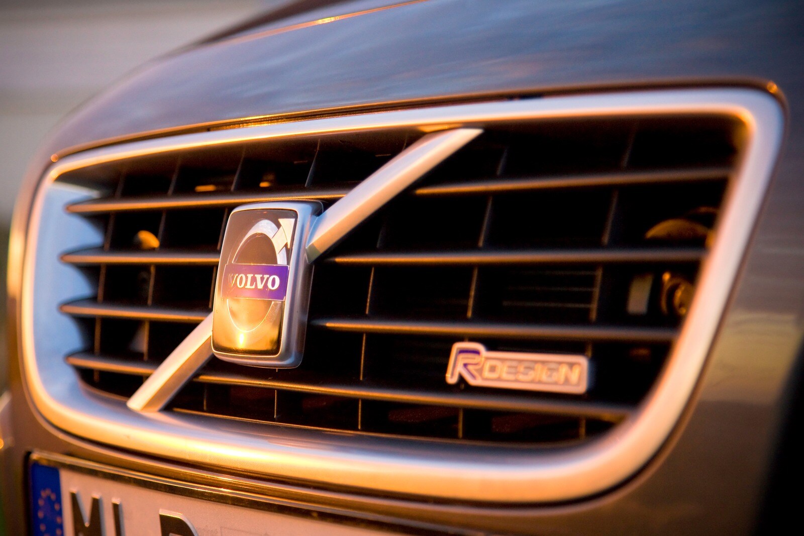 2010 Volvo S40 — OEM photo 4