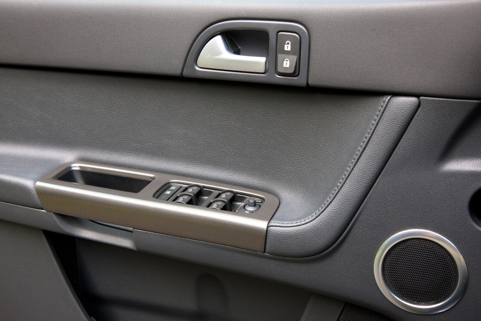 2010 Volvo S40 interior DETAIL