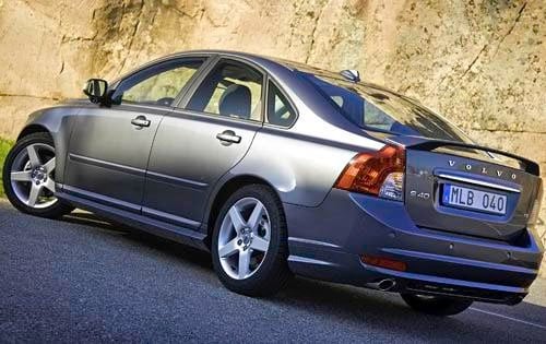 2010 Volvo S40 T5 R-Design Sedan Shown