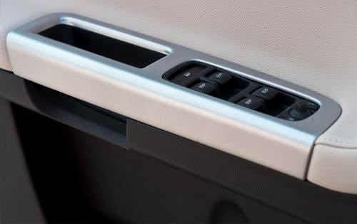 2011 Volvo S40 interior CC