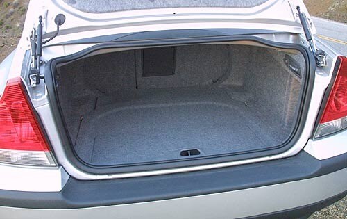 2001 Volvo S60 interior CARGO
