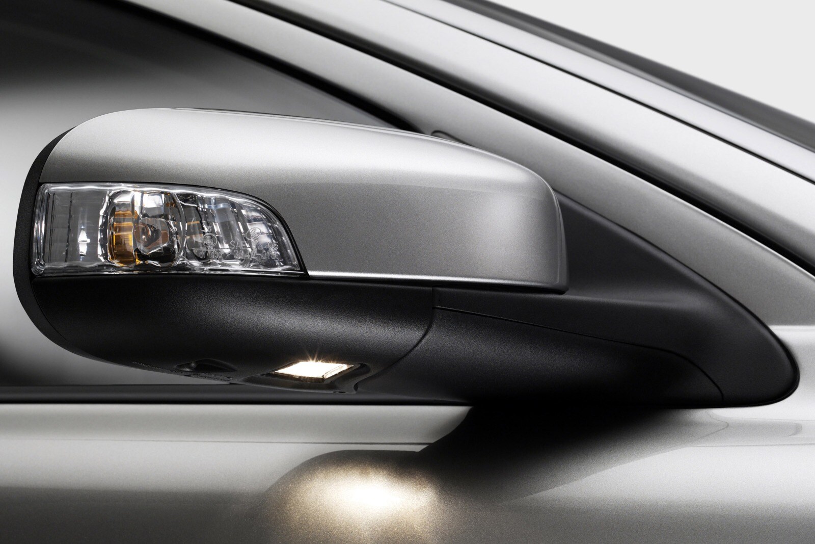 2007 Volvo S60 exterior EDETAIL