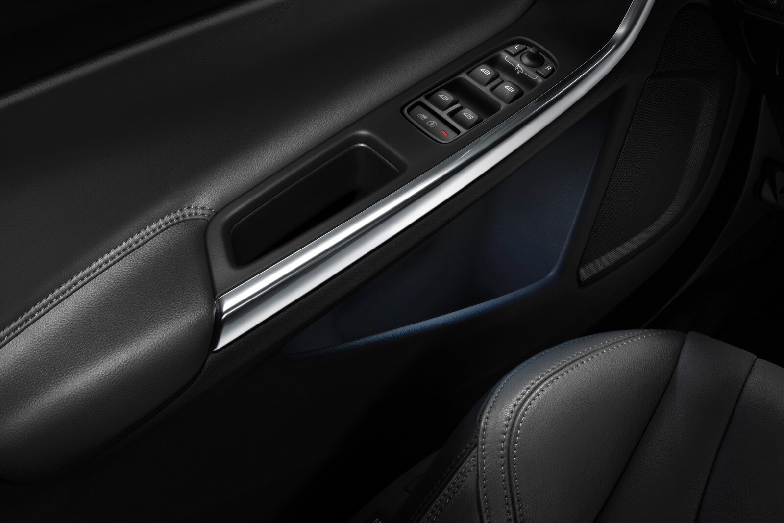 2016 Volvo S60 front safety DETAIL