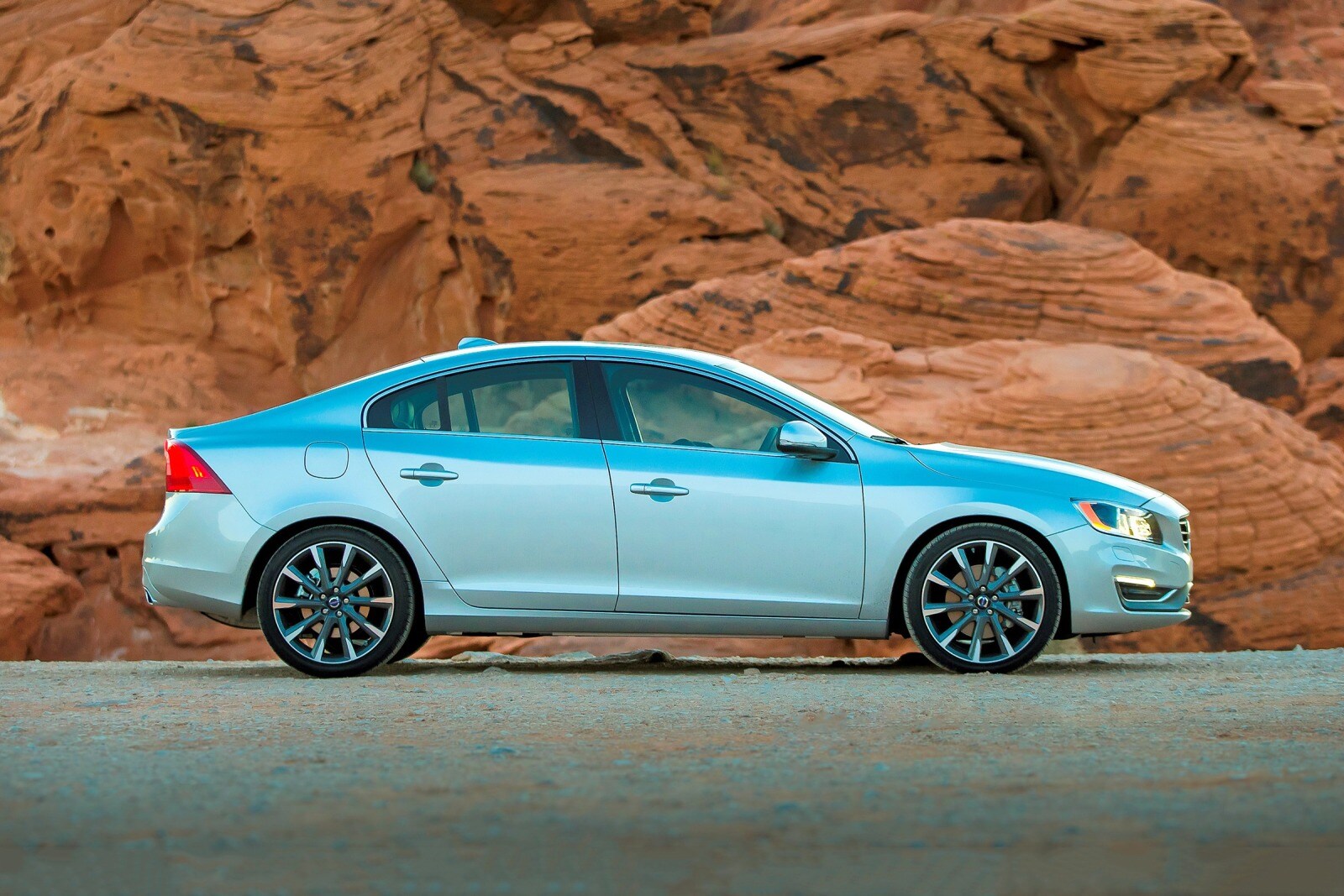 2017 Volvo S60 exterior FQ