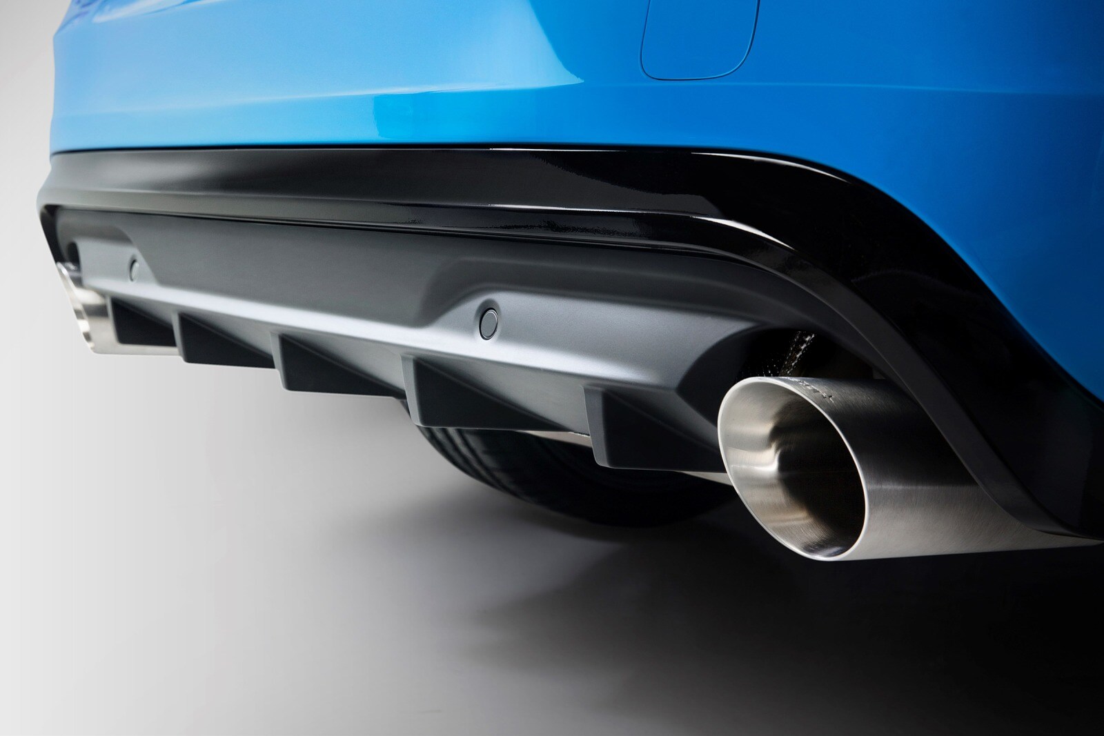 2017 Volvo S60 front safety EDETAIL