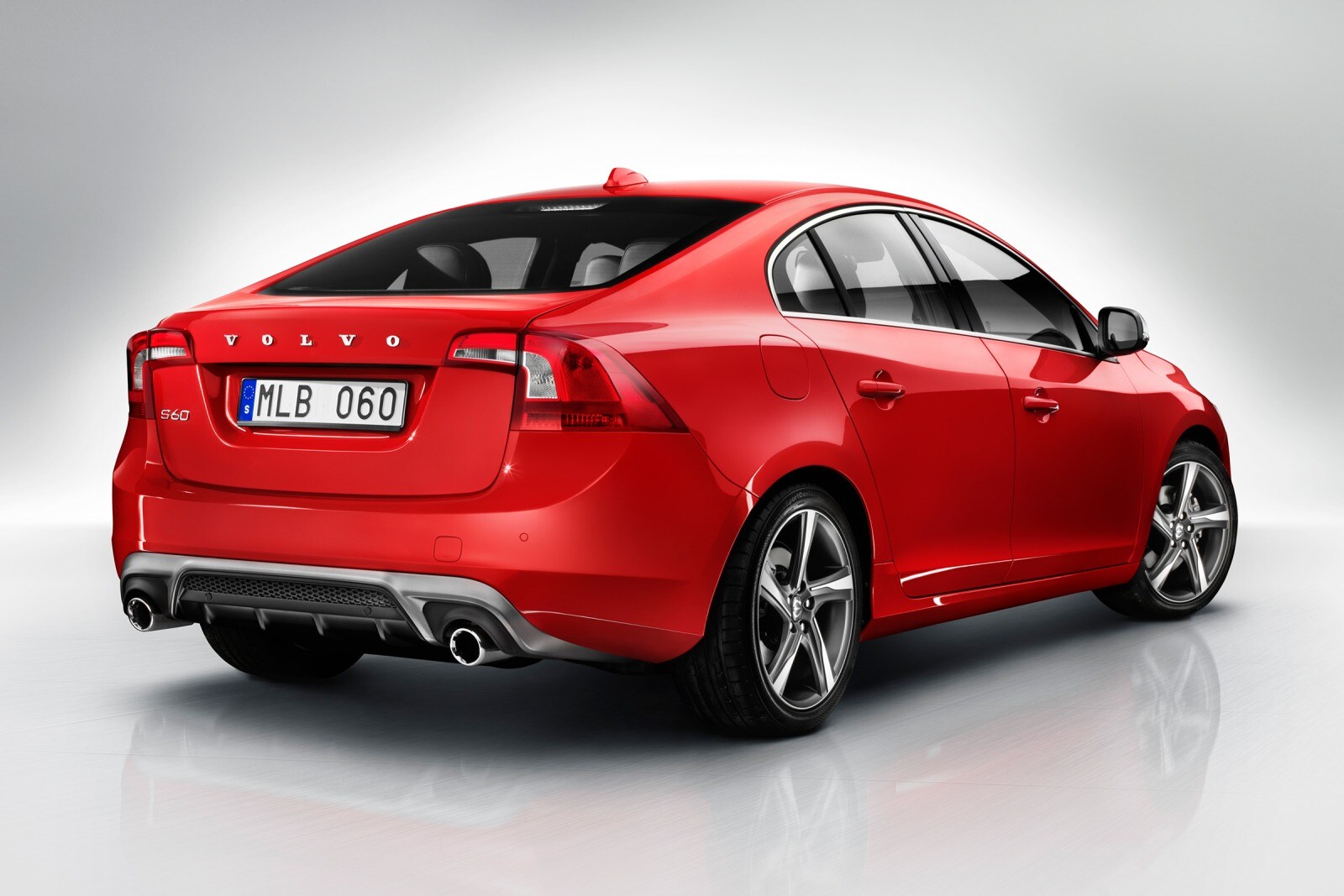 2017 Volvo S60 exterior FQ