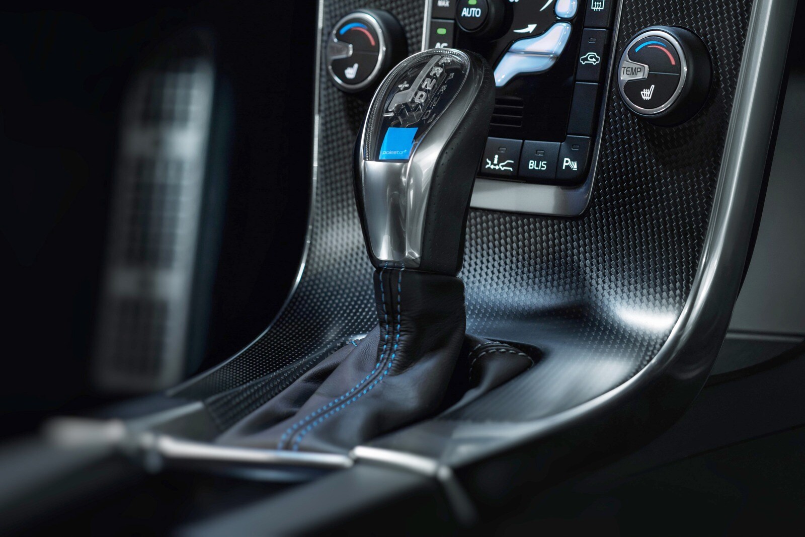 2018 Volvo S60 interior SHF