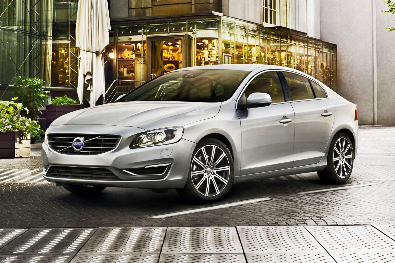2018 Volvo S60 exterior FQ