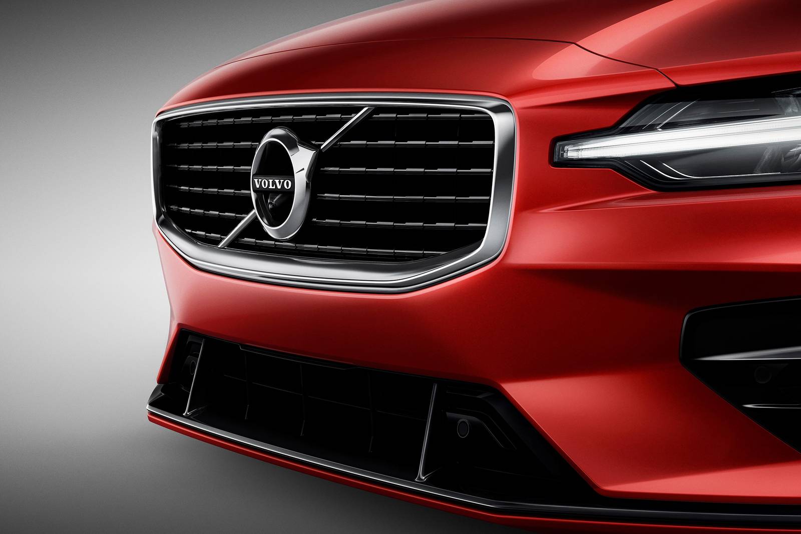 2021 Volvo S60 exterior FBDG