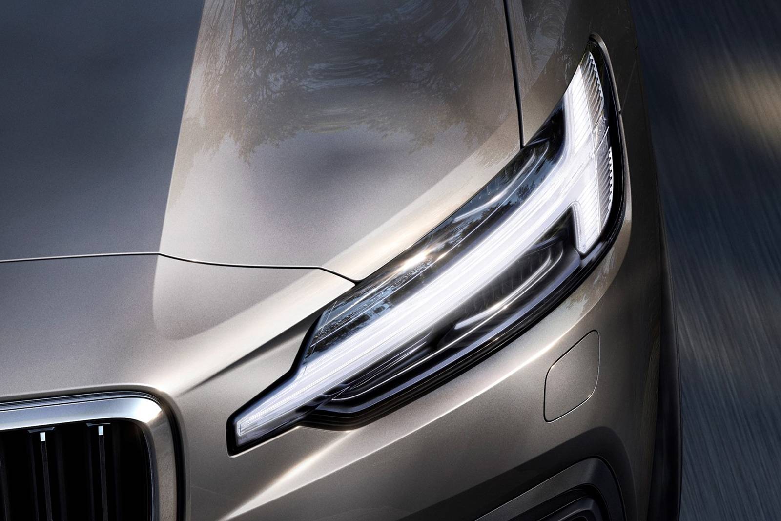 2022 Volvo S60 exterior EDETAIL