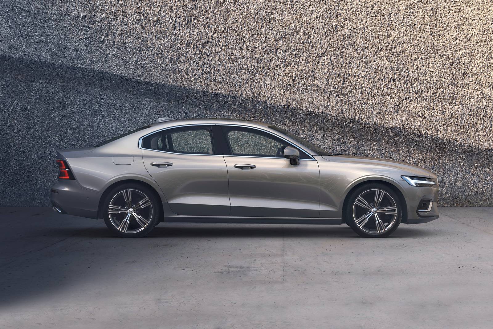 2022 Volvo S60 exterior S