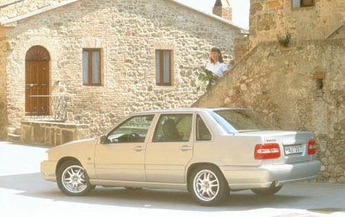 2000 Volvo S70 4 Dr STD Sedan