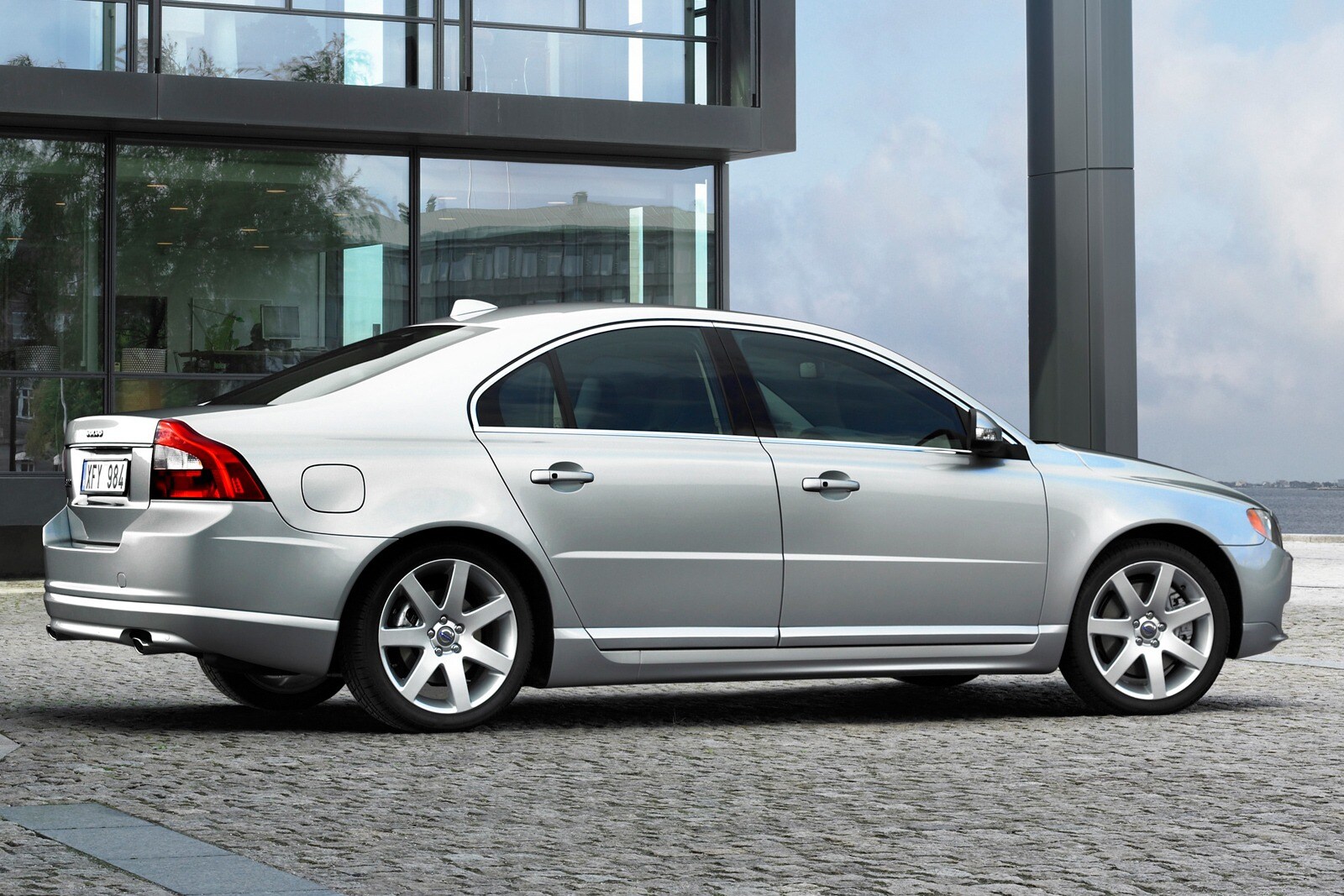 2007 Volvo S80 3.2 Sedan Exterior