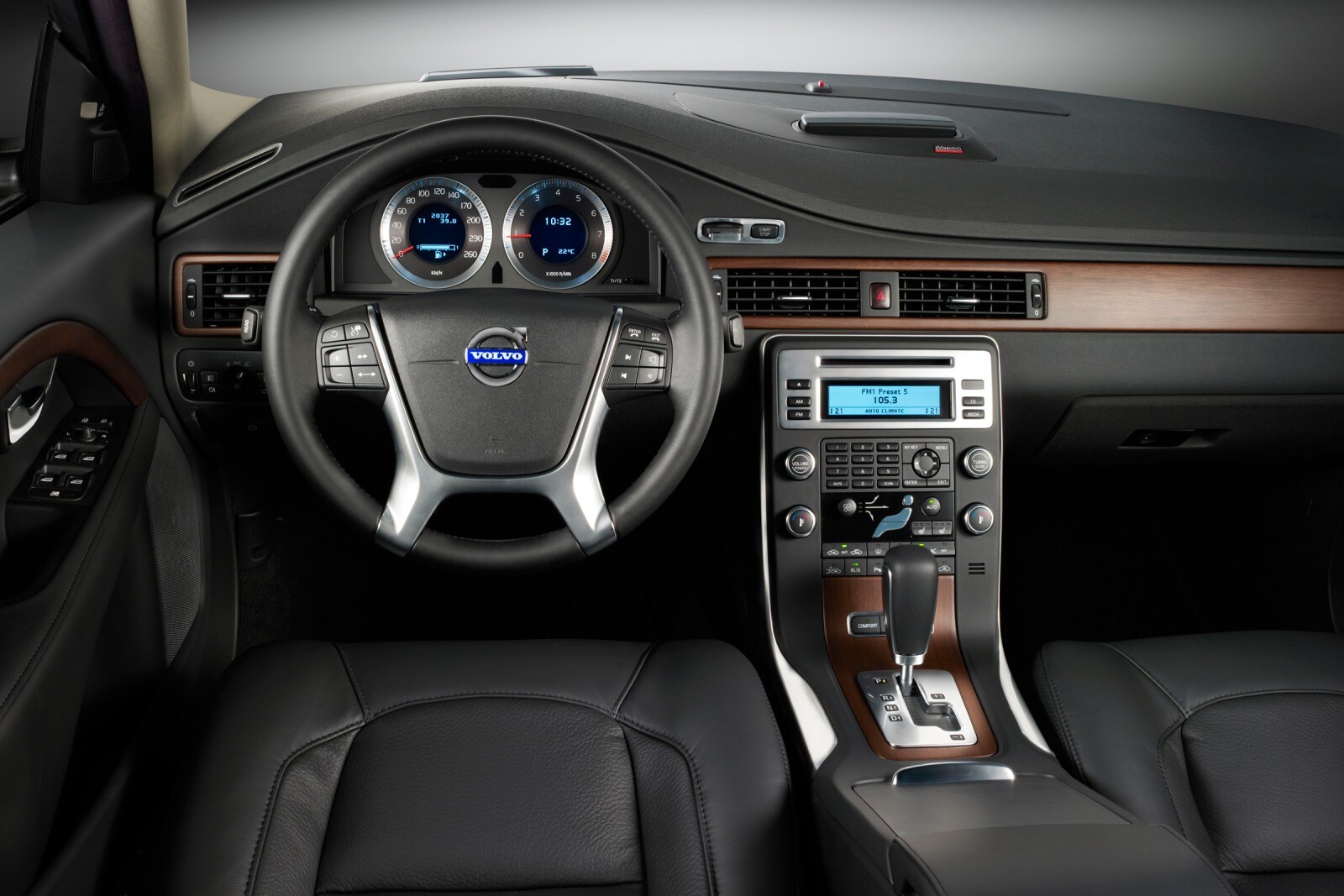 2010 Volvo S80 interior D