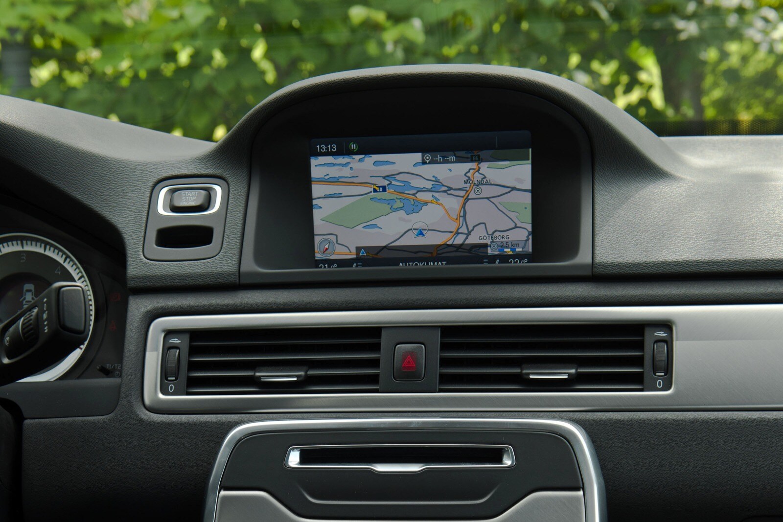 2013 Volvo S80 interior NAVSYS